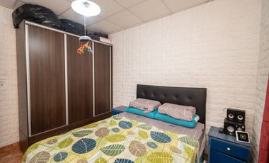 CASA 2 DORMITORIOS y COCHERA BARRIO ROMA