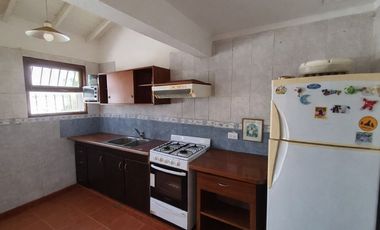 Oportunidad Casa 4 ambientes con garage y parque