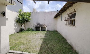 Oportunidad Casa 4 ambientes con garage y parque