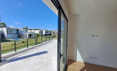 VENTA CASA A ESTRENAR EN GREENVILLE, Barrio A