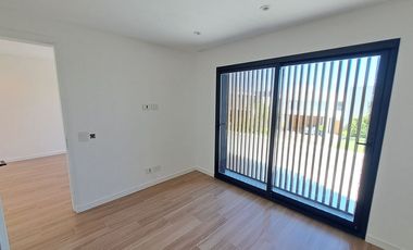 VENTA CASA A ESTRENAR EN GREENVILLE, Barrio A
