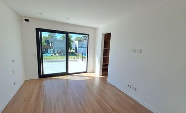 VENTA CASA A ESTRENAR EN GREENVILLE, Barrio A