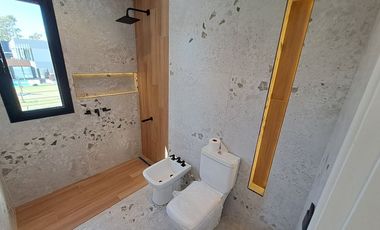 VENTA CASA A ESTRENAR EN GREENVILLE, Barrio A