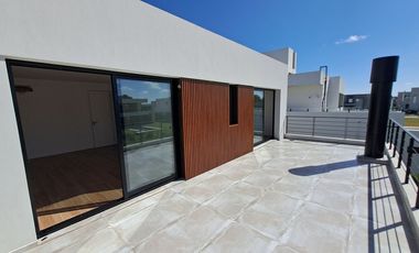 VENTA CASA A ESTRENAR EN GREENVILLE, Barrio A