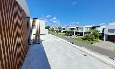 VENTA CASA A ESTRENAR EN GREENVILLE, Barrio A