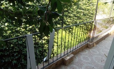 VENTA CASA EN 2 PLANTAS C/COCHERA FLORESTA NORTE