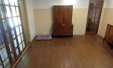 VENTA CASA EN 2 PLANTAS C/COCHERA FLORESTA NORTE