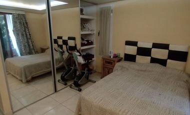 VENTA CASA EN 2 PLANTAS C/COCHERA FLORESTA NORTE