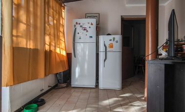 CASA EN VENTA CON IMPORTANTE TERRENO EN GODOY CRUZ