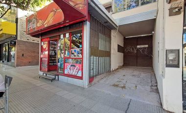 CASA EN VENTA CON IMPORTANTE TERRENO EN GODOY CRUZ