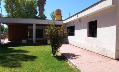 VENTA 3 CASAS +PISCINA+ SALON COMERCIAL+PARQUE