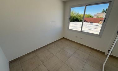 CASA EN ALQULER EN BARRIO PRIVADO LOS TEROS