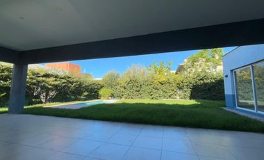 CASA EN ALQULER EN BARRIO PRIVADO LOS TEROS