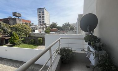 Departamento  en ALQUILER con balcón.