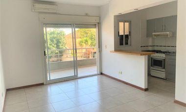 Departamento  en ALQUILER con balcón.