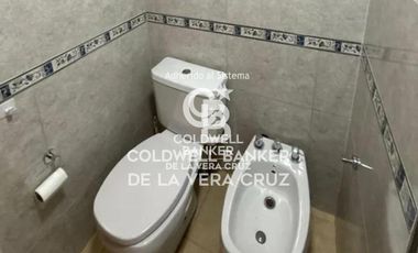 CASA, QUINCHO, PILETA Y BAJADA AL RIO .