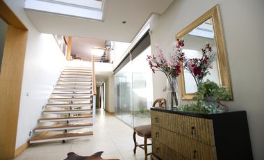 Vendo Casa 470 m2 construidos, 6 Habitaciones, Miraflores