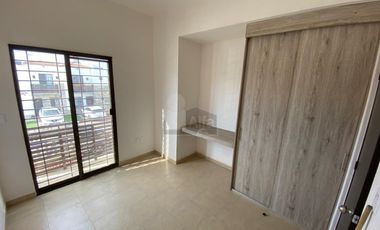 Casa en Renta en Bosques del Dorado II a un lado de Wallmart Via Alta, Alberca, Gym, Canchas