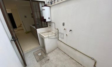 Casa en Renta en Bosques del Dorado II a un lado de Wallmart Via Alta, Alberca, Gym, Canchas