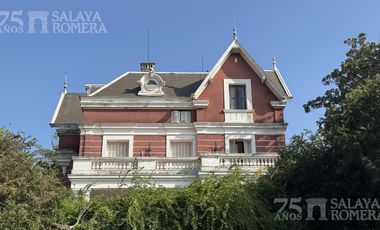 Casa colonial en venta 7 ambientes en Olivos