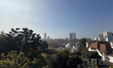 Casa colonial en venta 7 ambientes en Olivos
