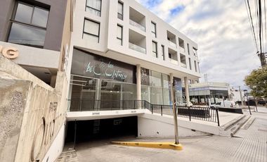 Local en alquiler PB + entrepiso - Paseo Quattro a la calle!