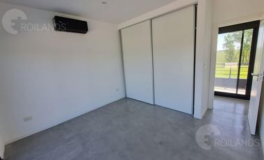 Alquiler exclusiva Casa  en Área 60 | Pileta, Quincho y Parque