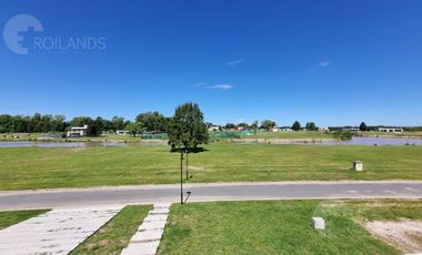 Alquiler exclusiva Casa  en Área 60 | Pileta, Quincho y Parque