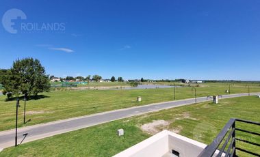 Alquiler exclusiva Casa  en Área 60 | Pileta, Quincho y Parque