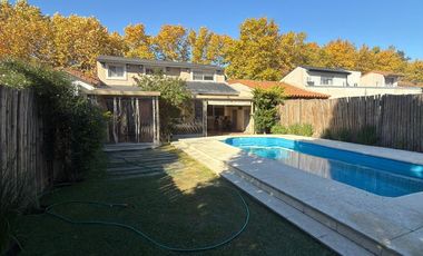 Lista para mudarse: casa refaccionada con jardín, pileta y gran suite en PA