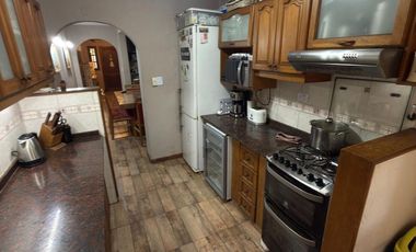 Lista para mudarse: casa refaccionada con jardín, pileta y gran suite en PA