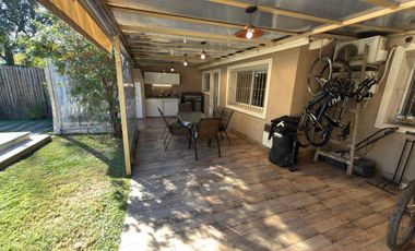 Lista para mudarse: casa refaccionada con jardín, pileta y gran suite en PA