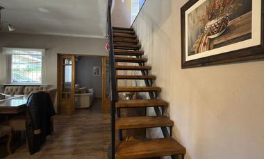 Lista para mudarse: casa refaccionada con jardín, pileta y gran suite en PA