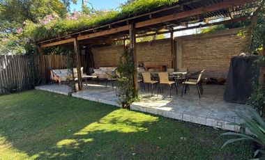 Lista para mudarse: casa refaccionada con jardín, pileta y gran suite en PA
