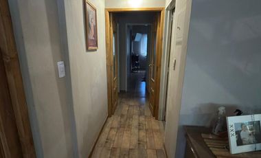 Lista para mudarse: casa refaccionada con jardín, pileta y gran suite en PA