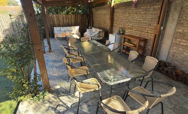 Lista para mudarse: casa refaccionada con jardín, pileta y gran suite en PA