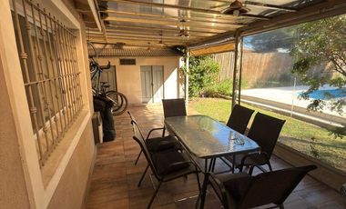 Lista para mudarse: casa refaccionada con jardín, pileta y gran suite en PA