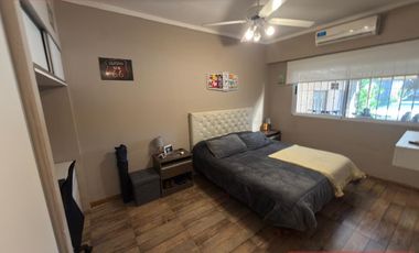 Lista para mudarse: casa refaccionada con jardín, pileta y gran suite en PA