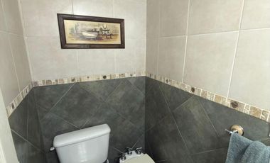 Lista para mudarse: casa refaccionada con jardín, pileta y gran suite en PA