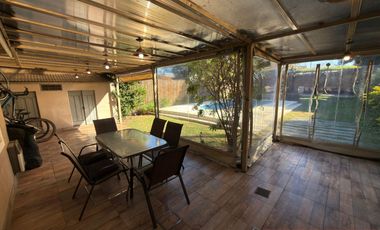 Lista para mudarse: casa refaccionada con jardín, pileta y gran suite en PA