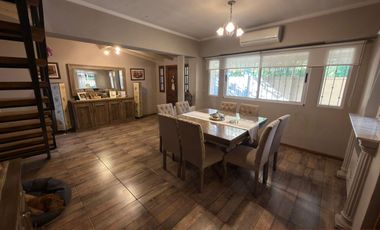 Lista para mudarse: casa refaccionada con jardín, pileta y gran suite en PA