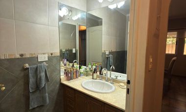 Lista para mudarse: casa refaccionada con jardín, pileta y gran suite en PA