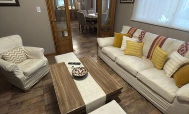 Lista para mudarse: casa refaccionada con jardín, pileta y gran suite en PA