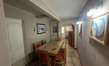 Lista para mudarse: casa refaccionada con jardín, pileta y gran suite en PA