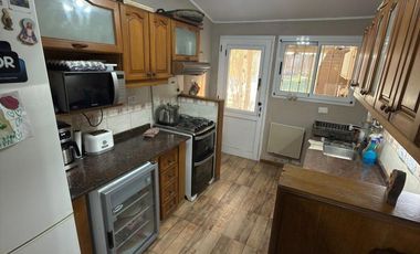 Lista para mudarse: casa refaccionada con jardín, pileta y gran suite en PA