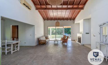 Venta casa 4 amb Barrio Sausalito, Pilar 3 dorm Suite Galería Parrilla Piscina