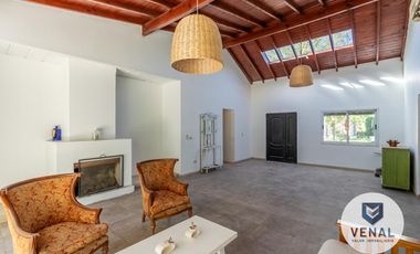 Venta casa 4 amb Barrio Sausalito, Pilar 3 dorm Suite Galería Parrilla Piscina