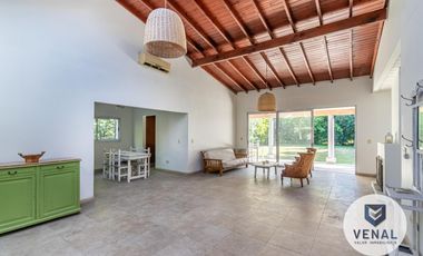 Venta casa 4 amb Barrio Sausalito, Pilar 3 dorm Suite Galería Parrilla Piscina