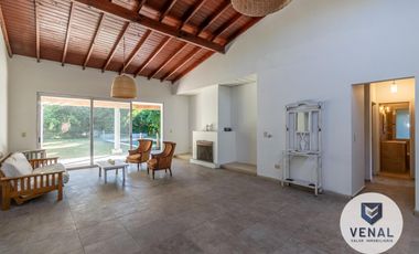 Venta casa 4 amb Barrio Sausalito, Pilar 3 dorm Suite Galería Parrilla Piscina