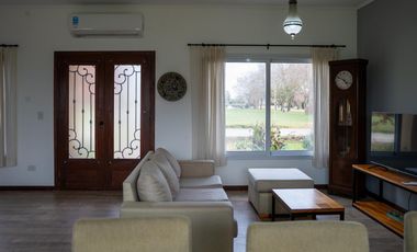 Casa en venta en Club de Campo La Federala – Lobos